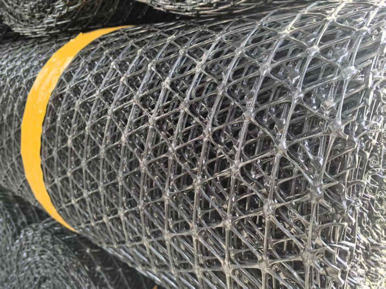 Triaxial geogrid